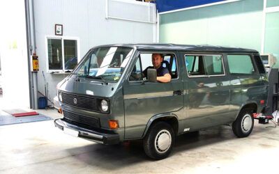 Muy pronto, a la venta, esta Volkswagen Caravelle T3 de 1984. Flower Power!