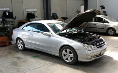 Cambio de aceite y filtros a un Mercedes CLK 320 CDI