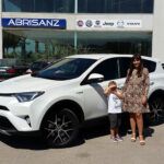 Entregamos un Toyota Rav 4 Hybrid a Juana Mari. ¡A disfrutar del 'puente'!