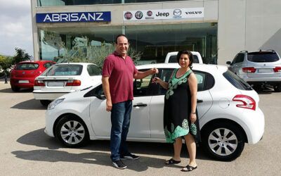 Sene y Pepe ya disfrutan de un precioso Peugeot 208. ¡Enhorabuena!