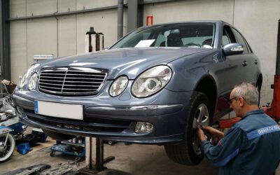 Fallos de motor en un Mercedes Clase E y un Jaguar S-Type