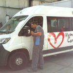 El furgón de los Servicios Sociales, listo para pasar la ITV