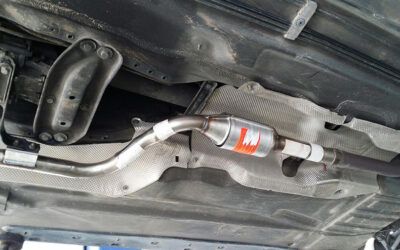 Cambiamos el catalizador de un Mercedes E de 1996