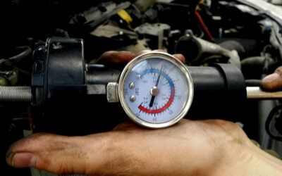 Preparando los coches de nuestros agentes de Policía Local