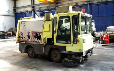 Puesta a punto de la barredora municipal, para que siga limpiando el pueblo