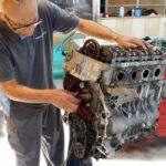 Desmontamos el motor de un BMW Serie 1 para su reparación