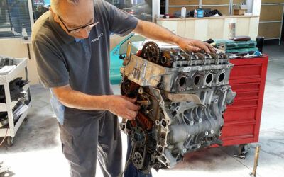 Desmontamos el motor de un BMW Serie 1 para su reparación