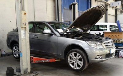 Reparamos el paragolpes delantero de un Mercedes C 220 CDI