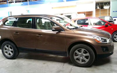 Pintamos la aleta derecha de un Volvo XC60 2.4D. ¡Un bicho!