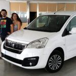 Entregamos una Peugeot Partner a nuestro amigo Andrés. ¡Nos encanta este vehículo!