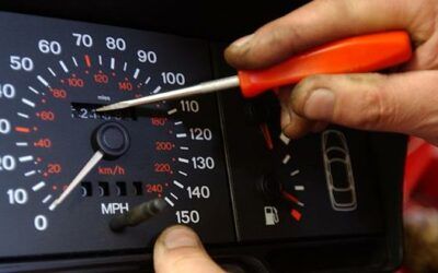 ¡Qué vergüenza! Más de 100 detenidos por trucar cuentakilómetros