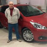Papá Noel le trae un Peugeot 208 a nuestro amigo Pedro Durán. ¡Disfrútalo!