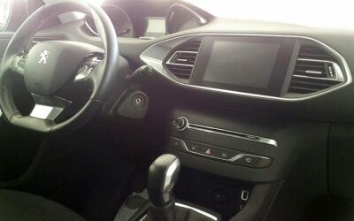 12.800€: Peugeot 308 1.6 B-HDI 100CV