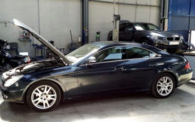 Chequeo general, a un imponente Mercedes CLS