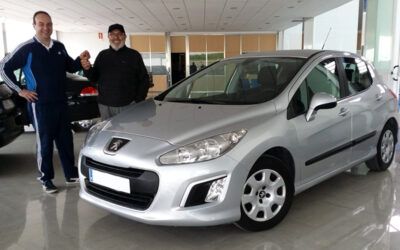 Entregamos este Peugeot 308 a uno de nuestros muy buenos amigos. ¡Que lo disfrutes, Pedro!