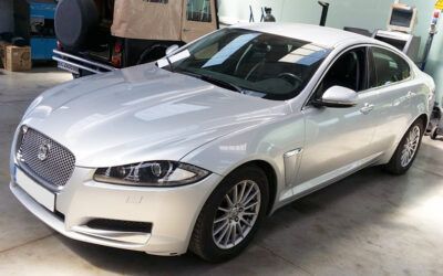 Le hacemos el mantenimiento a un portentoso Jaguar XF